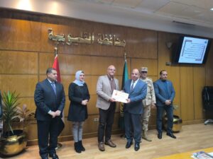 تقديرًا لجهوده .. محافظ القليوبية يكرم مصطفى عبدالحميد فرج خلال انعقاد المجلس التنفيذي