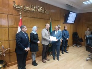 تقديرًا لجهوده .. محافظ القليوبية يكرم مصطفى عبدالحميد فرج خلال انعقاد المجلس التنفيذي