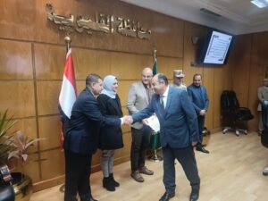 تقديرًا لجهوده .. محافظ القليوبية يكرم مصطفى عبدالحميد فرج خلال انعقاد المجلس التنفيذي