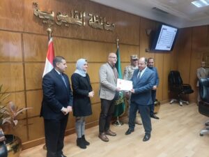 تقديرًا لجهوده .. محافظ القليوبية يكرم مصطفى عبدالحميد فرج خلال انعقاد المجلس التنفيذي