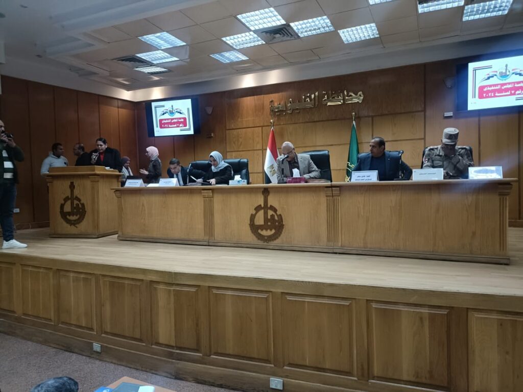 محافظ القليوبية يحذر من التلاعب في مستندات وإجراءات التصالح (صور) محافظ القليوبية يحذر من التلاعب في مستندات وإجراءات التصالح (صور)