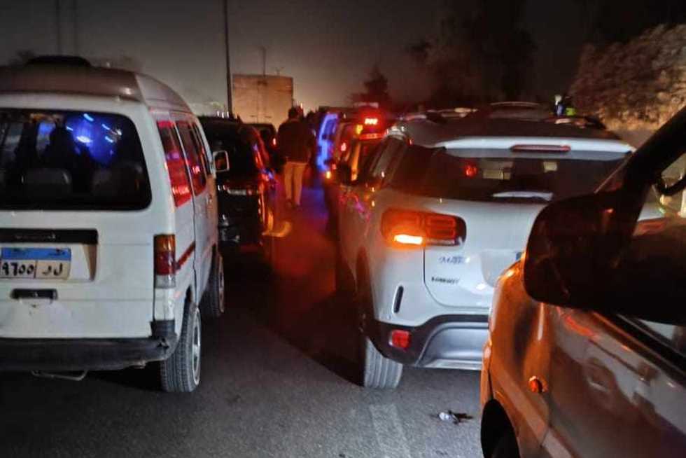عودة الحركة المرورية لطبيعتها بعد رفع آثار حادث بالطريق الزراعي بطوخ