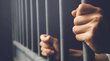 المشدد 5 سنوات للمتهم بقتل زوجته ببنها