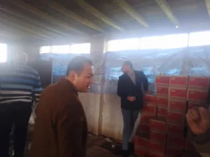جرس إنذار .. تفاصيل ضبط مصنع عصائر فاسدة داخل مزرعة دواجن بطوخ