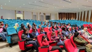 طلاب شبان بنها رواد "مدينة المعرفة"