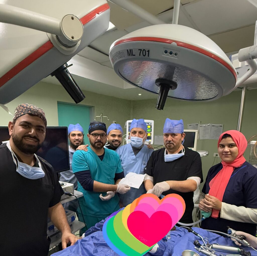 إنقاذ حياة طفل ابتلع لمبة ريموت بمستشفى الأطفال ببنها (صور)