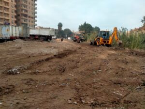 إزالة 300 طن مخلفات وردش مباني وتركيب أعمدة إنارة بمدينة شبين القناطر