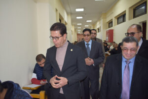 رئيس جامعة بنها يواصل تفقد امتحانات الفصل الدراسي الأول بعدد من كليات الجامعة (صور)