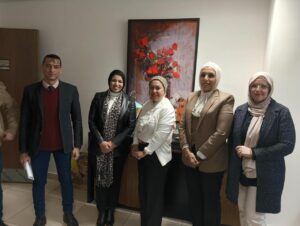 مصطفى عبدالحميد فرج يهنئ الدكتورة ياسمين فؤاد وزيرة البيئة بالعام الجديد...بمنتجات صديقة للبيئة من صنع الطلاب