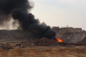 محافظ القليوبية يتفقد أعمال تصفية وتبريد خط أنابيب البترول (صور)