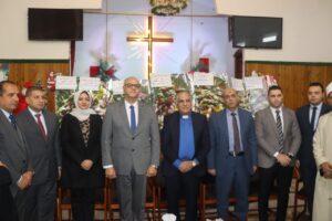 محافظ القليوبية يقدم التهاني للاخوة الاقباط بمناسبة عيد الميلاد المجيد (صور)