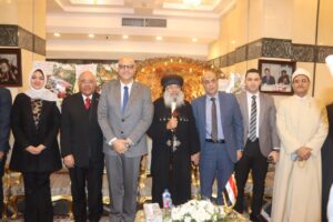 محافظ القليوبية يقدم التهاني للاخوة الاقباط بمناسبة عيد الميلاد المجيد (صور)