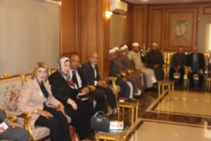 محافظ القليوبية يقدم التهاني للاخوة الاقباط بمناسبة عيد الميلاد المجيد (صور)