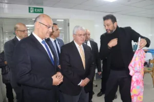 وزير التعليم العالي ومحافظ القليوبية في زيارة تفقدية لمصابي غزة بمستشفى الناس الخيري - صور