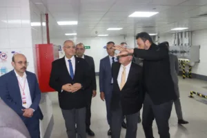 وزير التعليم العالي ومحافظ القليوبية في زيارة تفقدية لمصابي غزة بمستشفى الناس الخيري - صور