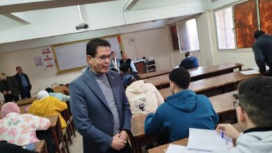 رئيس جامعة بنها يتفقد الامتحانات بكلية العلوم وورش كلية الهندسة ببنها