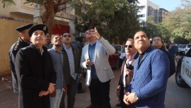 محافظ القليوبية يشهد إزالة 3 أدوار مخالفة بعمارة سكنية بمنطقة الفلل ببنها (صور)