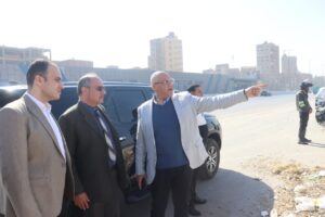 محافظ القليوبية يتابع أعمال النظافة ورفع الإشغالات أعلى وأسفل الطريق الدائري (صور)