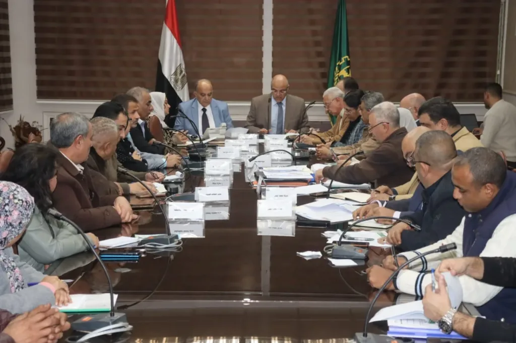 محافظ القليوبية: تقسيم المناطق إلى مربعات ومسارات سكنية لتسهيل عملية جمع القمامة