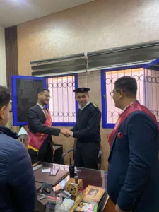 بتوزيع الورود .. طلاب جامعة بنها يشاركون في الاحتفال بعيد الشرطة