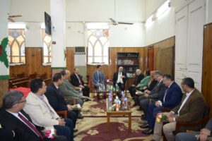 رئيس جامعة بنها يقدم التهنئة لمطران بنها وقويسنا وشبرا الخيمة بمناسبة عيد الميلاد المجيد