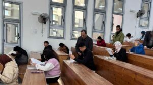 رئيس جامعة بنها الأهلية يتفقد لجان امتحانات الفصل الدراسي الأول (صور)