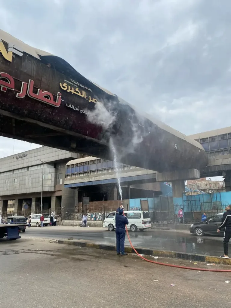 اندلاع حريق في كوبري مشاة المؤسسة بشبرا الخيمة اندلاع حريق في كوبري مشاة المؤسسة بشبرا الخيمة