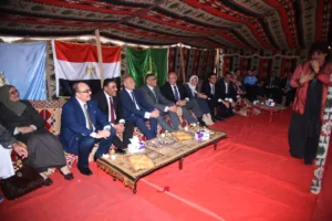 محافظو الجيزة والقاهرة ومطروح والقليوبية يفتتحون معرض منتجات تراثية