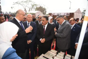 محافظو الجيزة والقاهرة ومطروح والقليوبية يفتتحون معرض منتجات تراثية