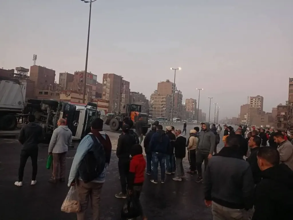 انقلاب سيارة تريلا أعلى دائري القليوبية