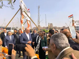 وزيرة التنمية المحلية ومحافظ القليوبية يدشنان مشروع تشجير الطريق الدائري