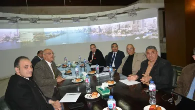 محافظ القليوبيه يناقش مشروع تطوير كورنيش القناطر الخيريه مع التنسيق الحضاري