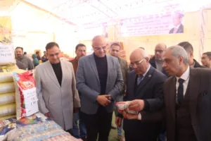محافظ القليوبيه يفتتح معرضين لـ أهلا رمضان بمدينتي الخانكه وقليوب