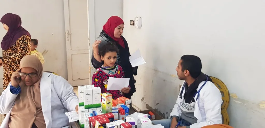 الكشف الطبي على 330 حالة فى قافلة طبية بقرية نامول بطوخ