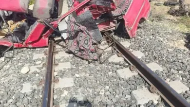 تصادم قطار بسيارة بالقنطرة شرق وارتفاع عدد الضحايا لـ 8 وفيات و12 مصابًا