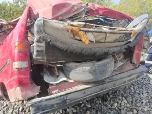 تصادم قطار بسيارة بالقنطرة شرق وارتفاع عدد الضحايا لـ 8 وفيات و12 مصابًا