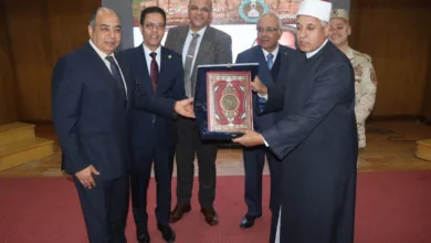 محافظ القليوبية ورئيس الإدارة المركزية الأزهرية بالقليوبية نائبا عن شيخ الأزهر يكرمان المستشار مصطفي عبد الحميد