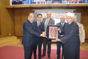 محافظ القليوبية ورئيس الإدارة المركزية الأزهرية بالقليوبية نائبا عن شيخ الأزهر يكرمان المستشار مصطفي عبد الحميد