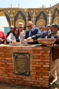 وزيرة التنمية المحلية تضع حجر الأساس لإنشاء حضانة متطورة لتجميع السيارات