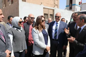 وزيرة التنمية المحلية تضع حجر الأساس لتطوير شارع الرشاح - صور
