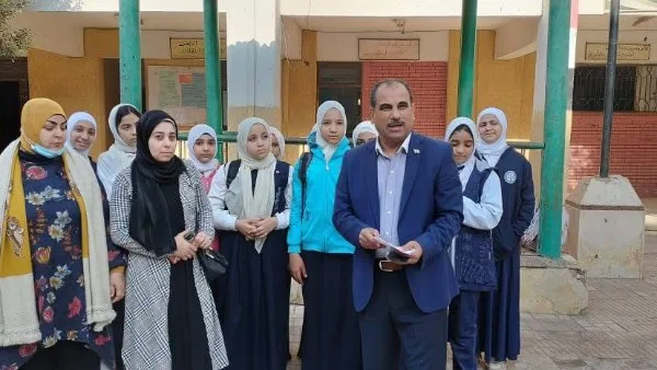 غياب المعلمين والطلاب .. إحالة العاملين بمدرسة سرياقوس الإعدادية للتحقيق غياب المعلمين والطلاب .. إحالة العاملين بمدرسة سرياقوس الإعدادية للتحقيق