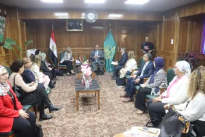 محافظ القليوبية يستقبل سفيرة النرويج وممثل لتفقد وحدات العنف ضد المرأة بجامعه بنها