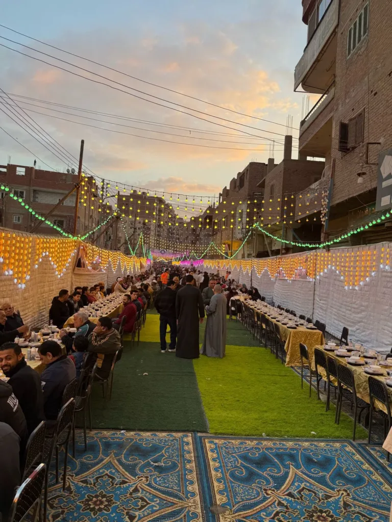 تسع 5 آلالاف مواطن.. تنظيم أكبر مائدة إفطار مجمع بالخصوص تسع 5 آلالاف مواطن.. تنظيم أكبر مائدة إفطار مجمع بالخصوص