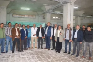 محافظ القليوبية يتابع الأسواق للاطمئنان على توافر السلع الغذائية بمدن طوخ وبنها