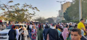 كورنيش بنها يستقبل مئات المواطنين للاحتفال بعيد الفطر