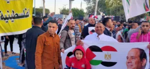 أهالي بنها ينظمون وقفة تضامنية لنصرة القضية الفلسطينية