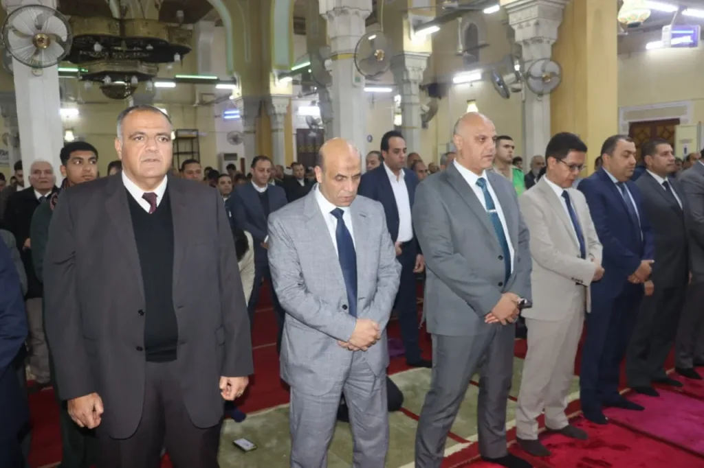 محافظ القليوبية يشهد احتفالية الأوقاف بذكرى العاشر من رمضان بمسجد ناصر ببنها