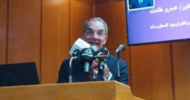 وزير الاتصالات: الانتهاء من توصيل كابلات الألياف الضوئية لـ50 ألف منزل