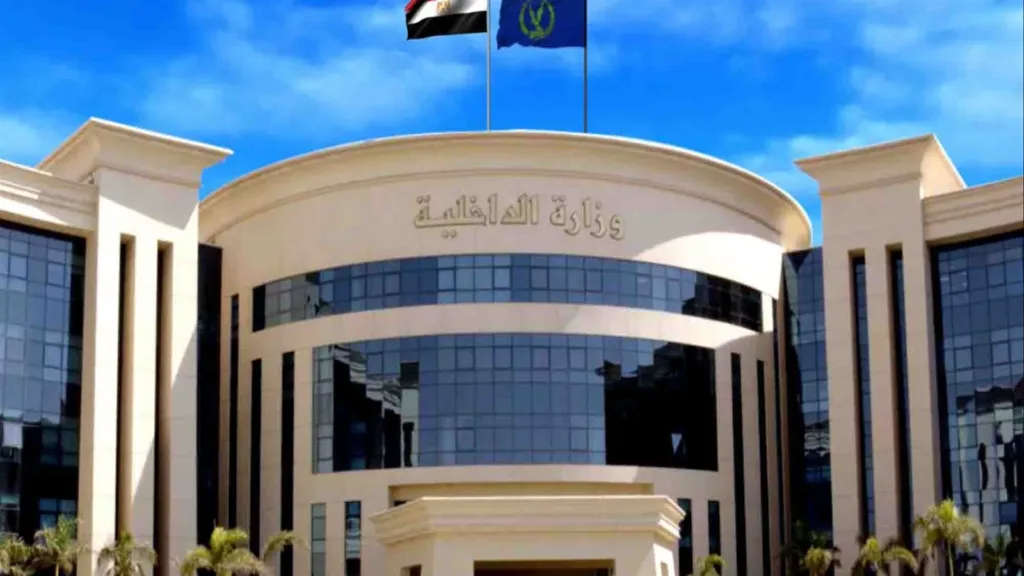 كشف ملابسات تداول فيديو بقيام أشخاص بترويج المخدرات بشبرا الخيمة كشف ملابسات تداول فيديو بقيام أشخاص بترويج المخدرات بشبرا الخيمة