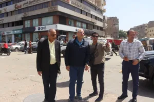 أعرب عن استيائه .. محافظ القليوبية يوجه برفع الإشغالات بشوارع شبرا الخيمة